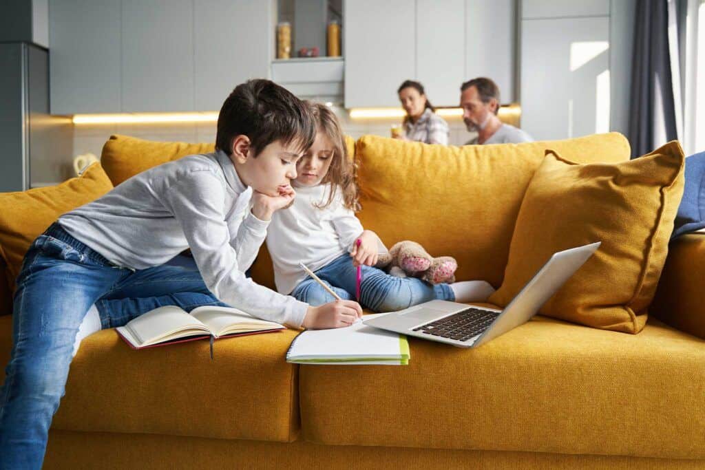 Online learning with children at Bradford Virtual School, flexible global education